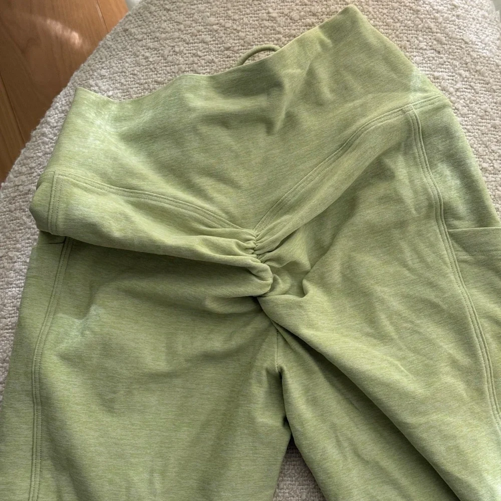 Bombshell Sportswear Green Leggings Set - Picture 4 of 4